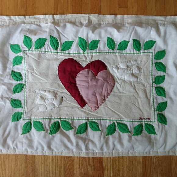 Vintage Quilted Puffy Hearts Doves Wall Wedding Decor - Picture 1 of 12